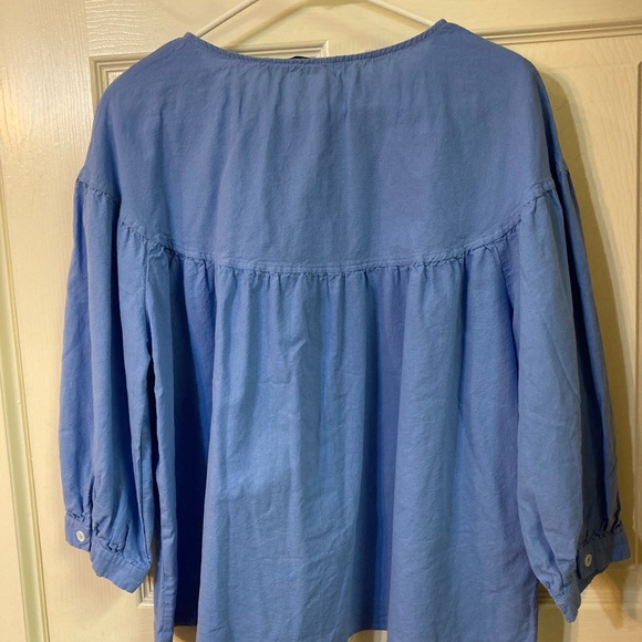 FREE IF BUNDLED Baby blue top, Large. - Picture 2 of 2